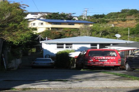 Photo of property in 3 Christopher Way, Paparangi, Wellington, 6037