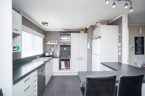 Photo of property in 46 Raglan Avenue, Cloverlea, Palmerston North, 4412