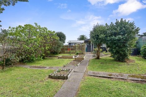Photo of property in 8 The Avenue, Otaki Beach, Otaki, 5512