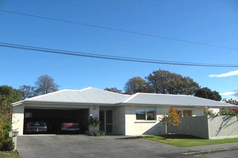 Photo of property in 21 Chepstow Avenue, Fendalton, Christchurch, 8052