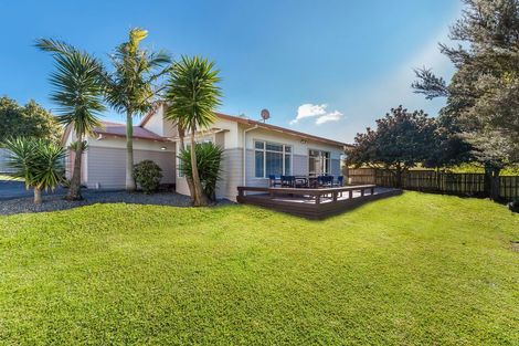 Photo of property in 15 Cinnabar Place, Westgate, Auckland, 0614