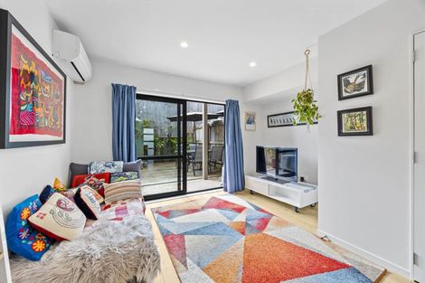 Photo of property in 3/6 South Pacific Place, Henderson, Auckland, 0612