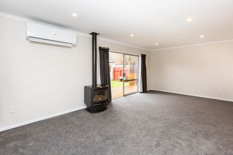 Photo of property in 14 Wimbledon Grove, Wainuiomata, Lower Hutt, 5014