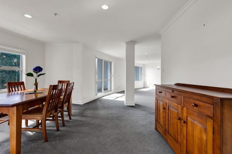 Photo of property in 1e Queen Street, New Plymouth, 4310