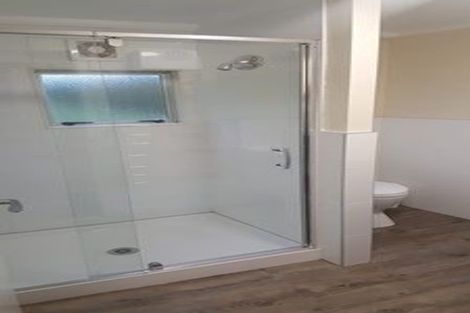 Photo of property in 21 Pyle Road West, One Tree Point, 0118