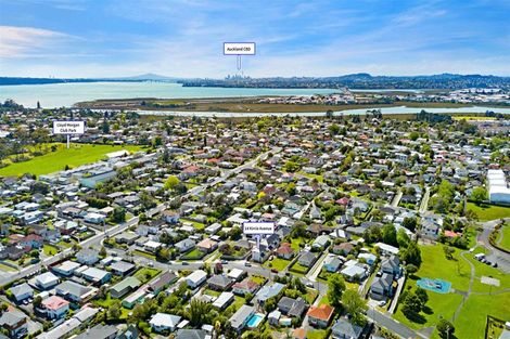 Photo of property in 14a Kirrie Avenue, Te Atatu South, Auckland, 0610
