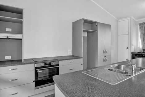 Photo of property in 6 Climie Crescent, Hawera, 4610