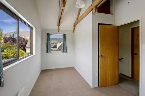 Photo of property in 16 Oregon Drive, Kelvin Heights, Queenstown, 9300