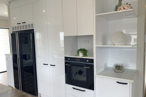 Photo of property in 2 Lavey Road, Flat Bush, Auckland, 2019