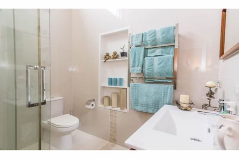 Photo of property in 215 Shaw Road, Titirangi, Auckland, 0604