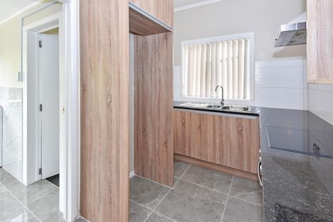 Photo of property in 79c Russell Road, Manurewa, Auckland, 2102