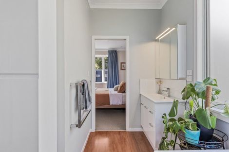 Photo of property in 44 Victoria Road, New Plymouth, 4310
