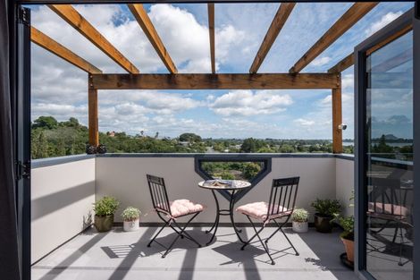 Photo of property in 42 Oteki Park Drive, Welcome Bay, Tauranga, 3112