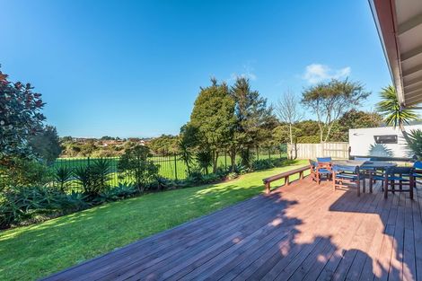 Photo of property in 15 Cinnabar Place, Westgate, Auckland, 0614