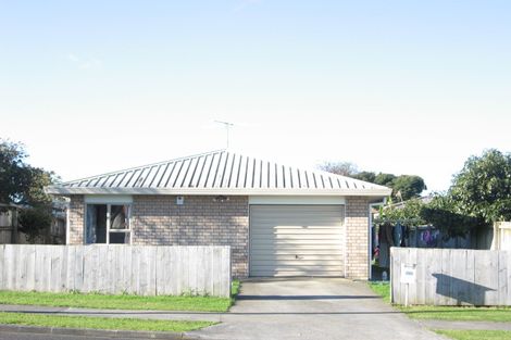 Photo of property in 2/74 Sykes Road, Weymouth, Auckland, 2103