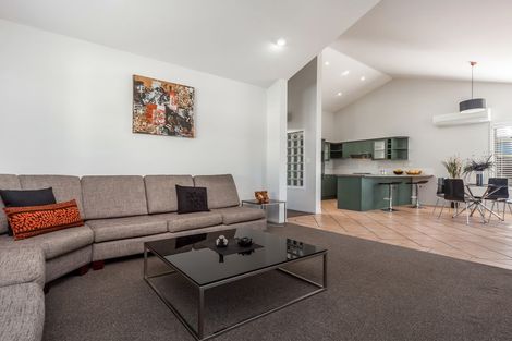 Photo of property in 15 Cinnabar Place, Westgate, Auckland, 0614