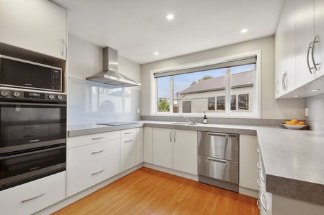 Photo of property in 17 Seagrave Place, Ilam, Christchurch, 8041