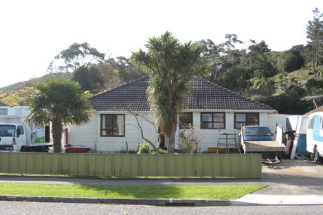 Photo of property in 17 Harris Street, Naenae, Lower Hutt, 5011