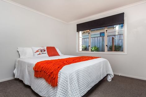 Photo of property in 15 Cinnabar Place, Westgate, Auckland, 0614