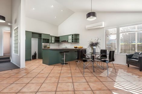 Photo of property in 15 Cinnabar Place, Westgate, Auckland, 0614