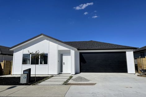 Photo of property in 7 Vinistra Road, Kumeu, 0810