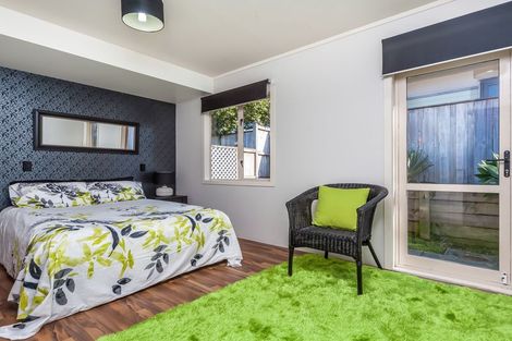 Photo of property in 15 Cinnabar Place, Westgate, Auckland, 0614