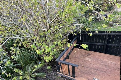 Photo of property in 19 Golf Road, New Lynn, Auckland, 0600