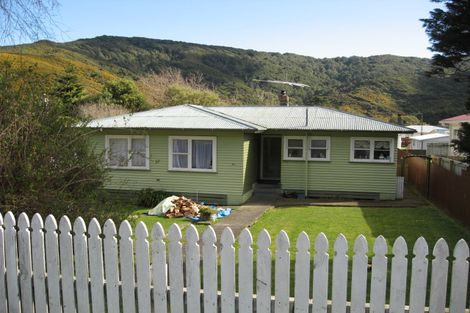 Photo of property in 84 Coast Road, Wainuiomata, Lower Hutt, 5014
