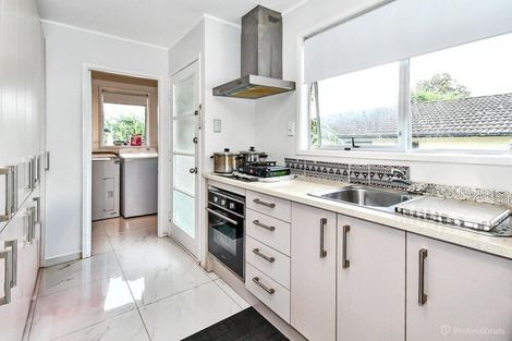 Photo of property in 12a John Walker Drive, Manurewa, Auckland, 2102