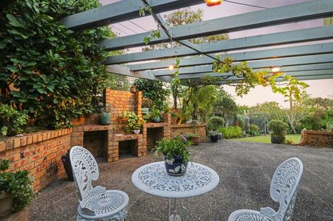 Photo of property in 1/47 Eastcliffe Road, Castor Bay, Auckland, 0620