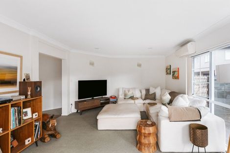 Photo of property in 23a Sunbrae Grove, Mount Maunganui, 3116