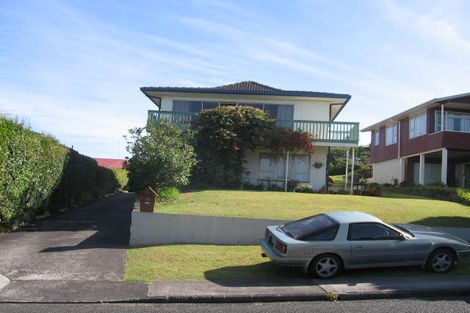 Photo of property in 38 Agincourt Street, Glenfield, Auckland, 0629