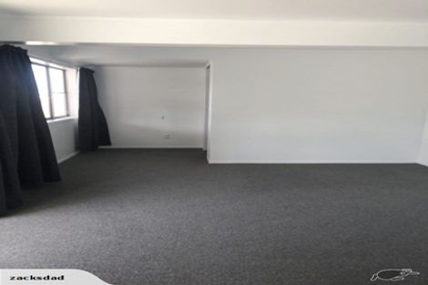 Photo of property in 1 Wakeling Avenue, Te Atatu South, Auckland, 0610