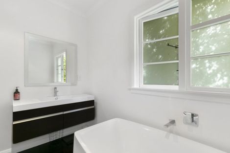 Photo of property in 11 Hinemoa Street, Waiwhetu, Lower Hutt, 5010