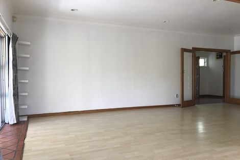 Photo of property in 21 Oteha Valley Road, Northcross, Auckland, 0632