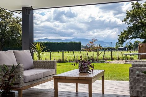 Photo of property in 8 Takahe Drive, Carterton, 5713