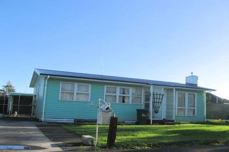 Photo of property in 53 Exeter Crescent, Takaro, Palmerston North, 4412