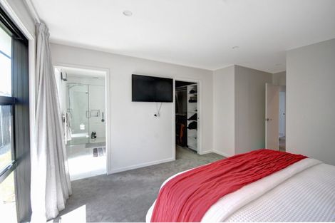 Photo of property in 18 Caledonia Drive, Mosgiel, 9024