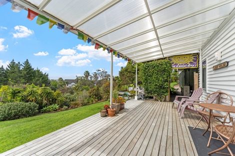 Photo of property in 1/4 Roberts Road, Matakatia, Whangaparaoa, 0930