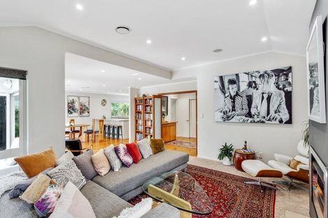 Photo of property in 9 Sandown Road, Rothesay Bay, Auckland, 0630