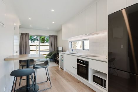 Photo of property in 28 Earlsworth Road, Mangere East, Auckland, 2024