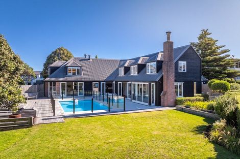 Photo of property in 34 Seatoun Heights Road, Seatoun, Wellington, 6022