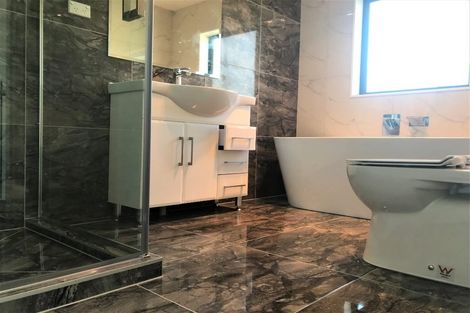 Photo of property in 10 Arataki Way, Glen Eden, Auckland, 0602