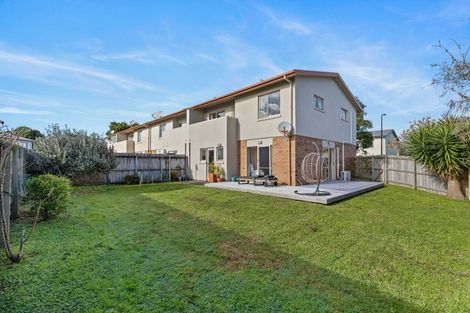 Photo of property in 2 Elwarth Way, Ranui, Auckland, 0612