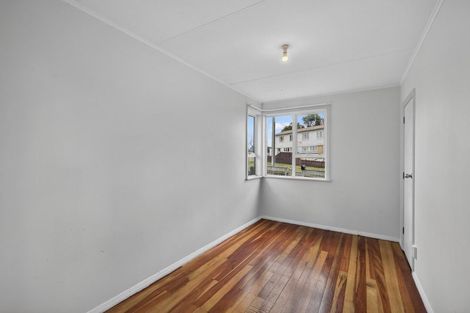 Photo of property in 56 Cook Street, Marfell, New Plymouth, 4310