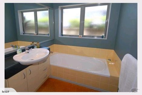 Photo of property in 11 Dallinger Street, St Andrews, Hamilton, 3200