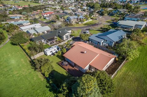 Photo of property in 15 Cinnabar Place, Westgate, Auckland, 0614