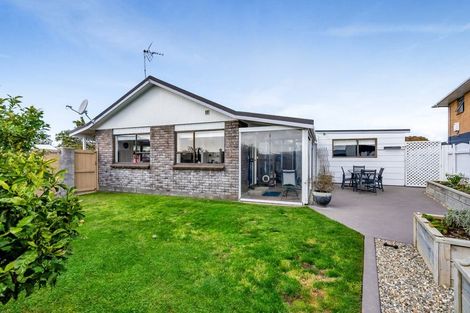 Photo of property in 25 Puketotara Street, Highlands Park, New Plymouth, 4312