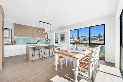 Photo of property in 36 Mcwhirters Farm Lane, Massey, Auckland, 0614