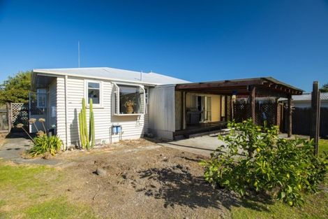 Photo of property in 34 Huxley Road, Outer Kaiti, Gisborne, 4010